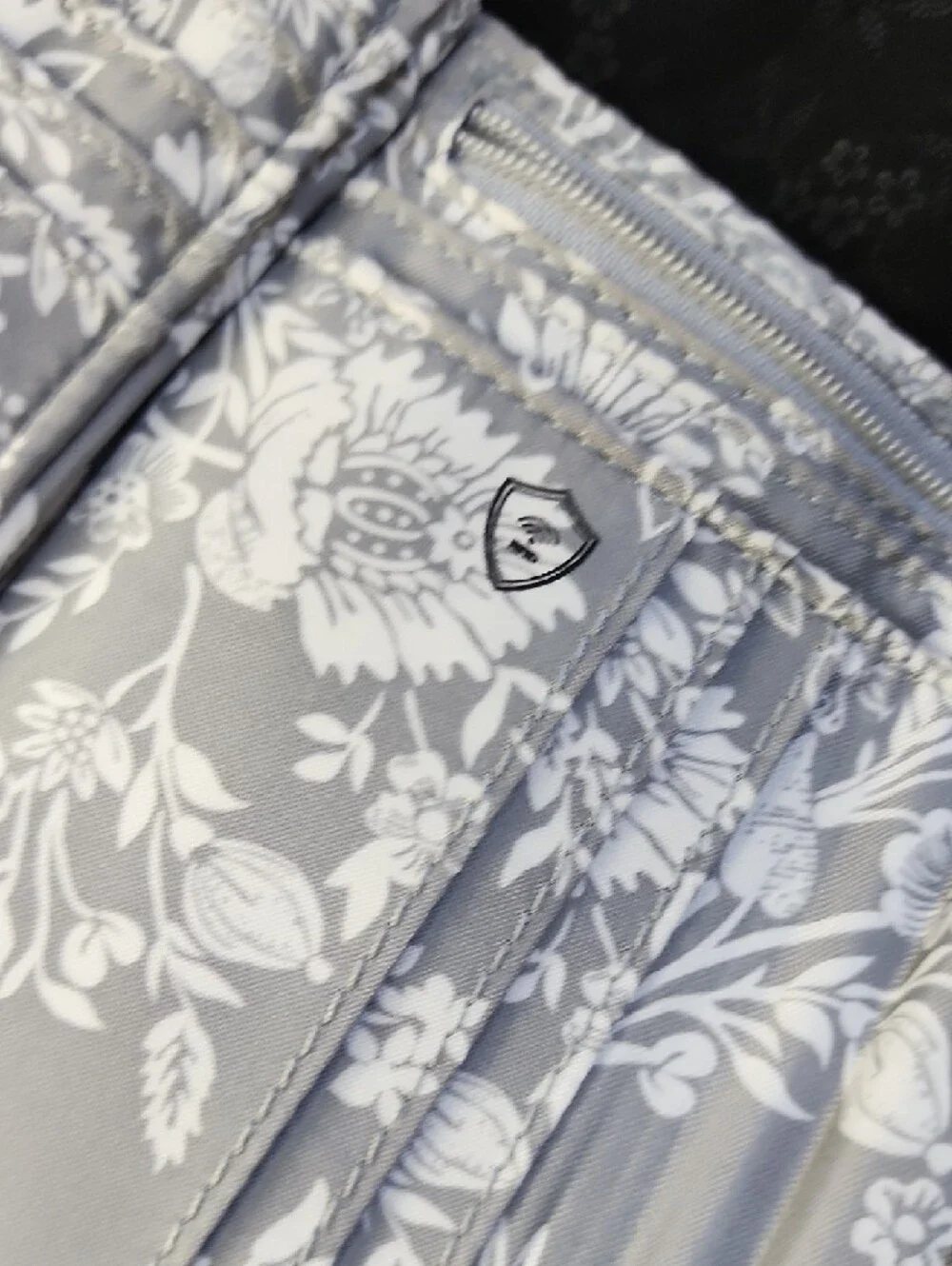Vera Bradley Twill RILEY Wallet - Picture 4 of 7